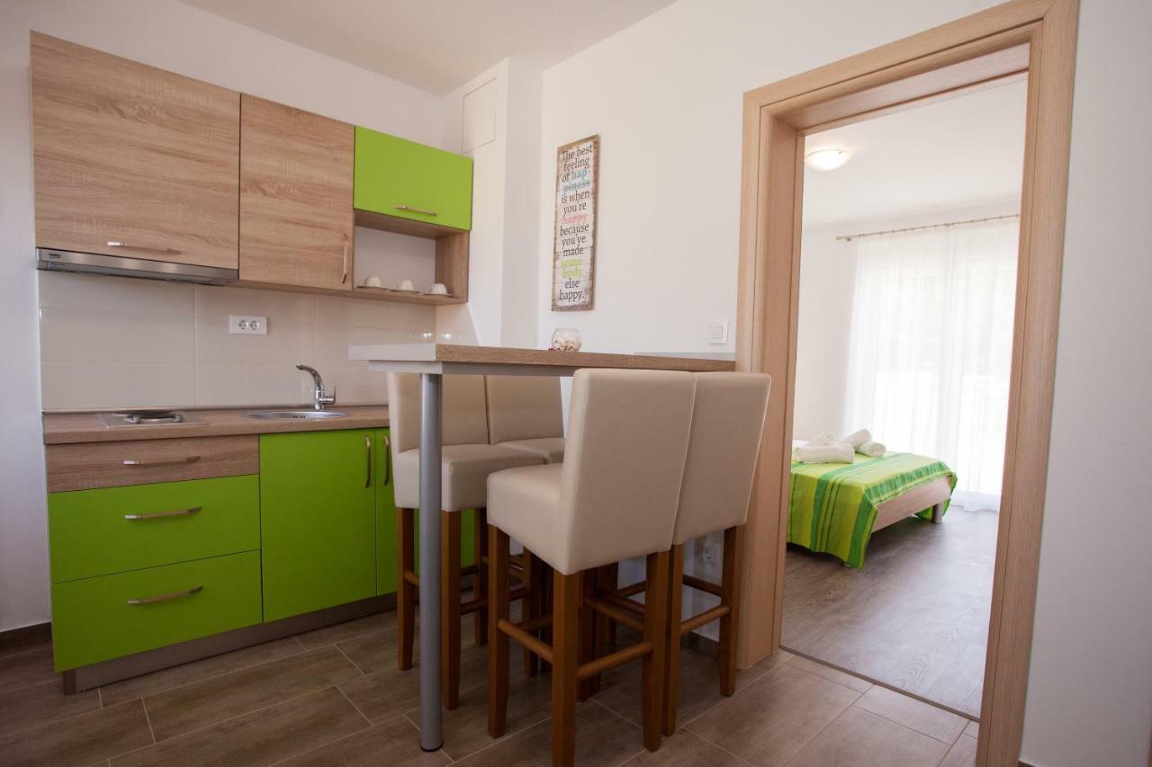 Apartments Mia 4&5 Baska Voda Exterior photo