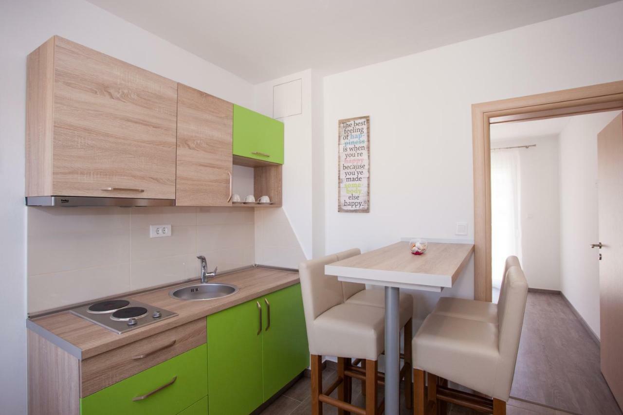 Apartments Mia 4&5 Baska Voda Exterior photo